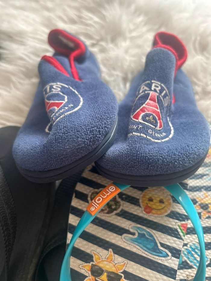 Lot 4 paires de chaussons/claquettes garçon taille 32/33 - photo numéro 5