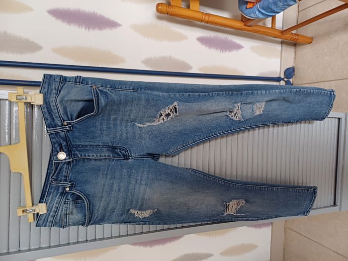 jeans troué et tee shirt hommes Taille XL - photo numéro 2