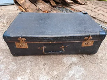 Ancienne valise en carton