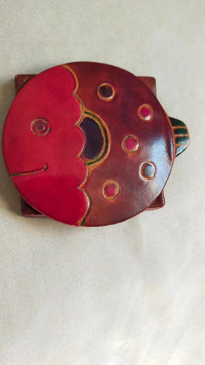 Petit porte-monnaie en cuir coloré – Forme poisson - photo numéro 6