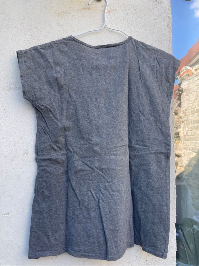 T-shirt gris - photo numéro 2
