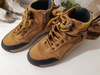Chaussures hautes garçon taille 30 Camel