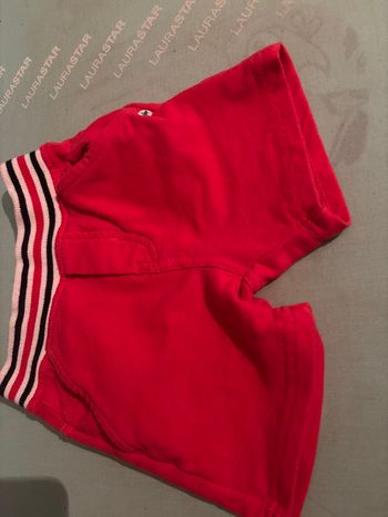 Vends short kids 3 ans très bon état 