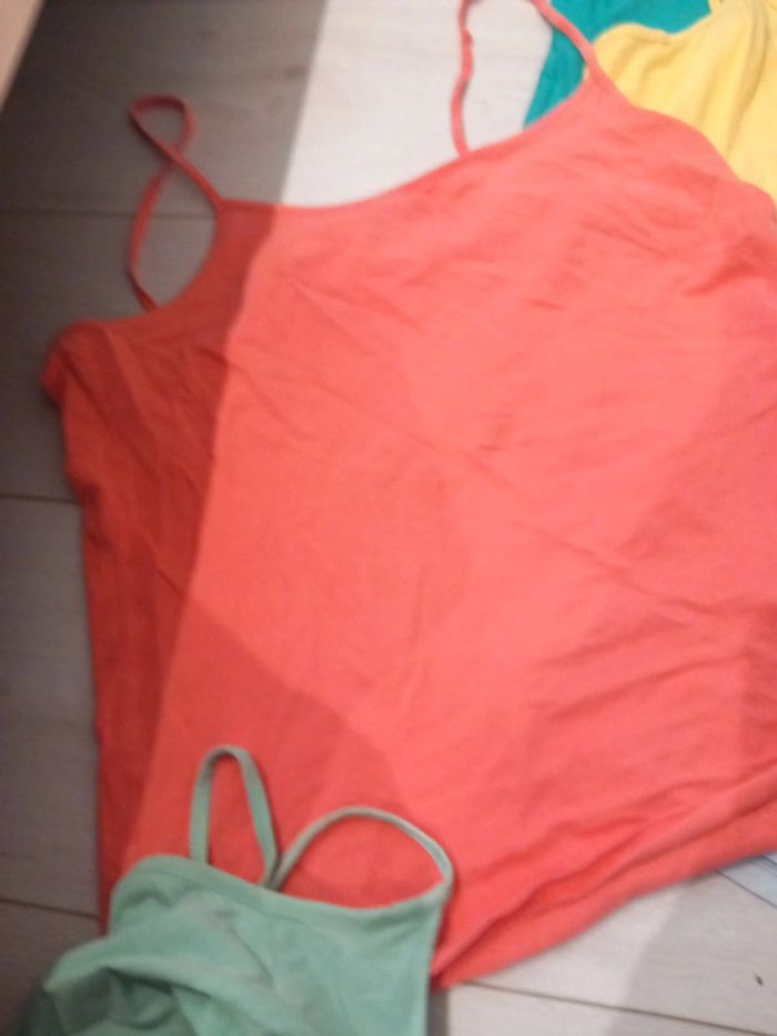 Lot 7 debardeur M et S - photo numéro 5