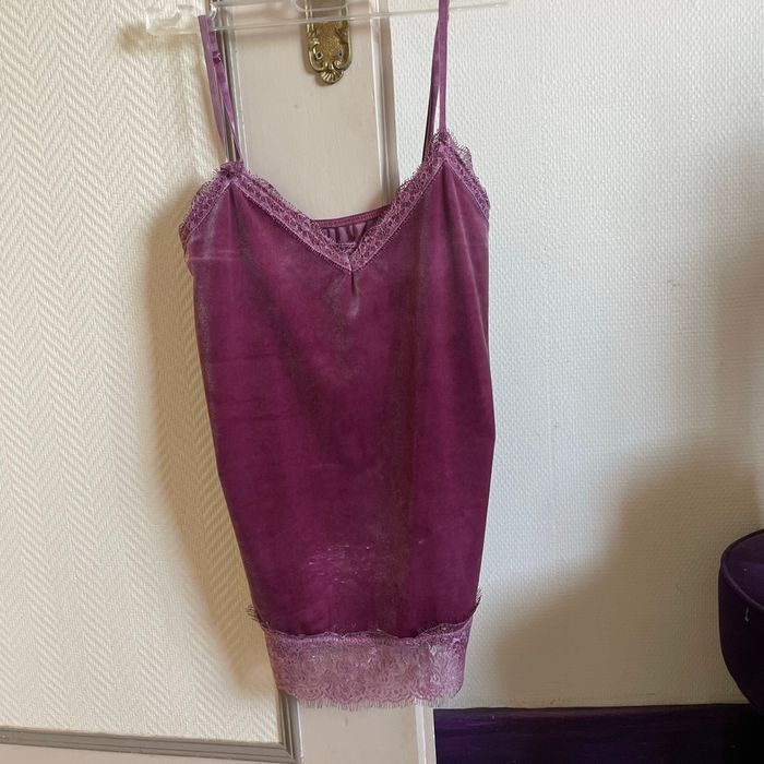 Top velours et dentelle couleur prune
