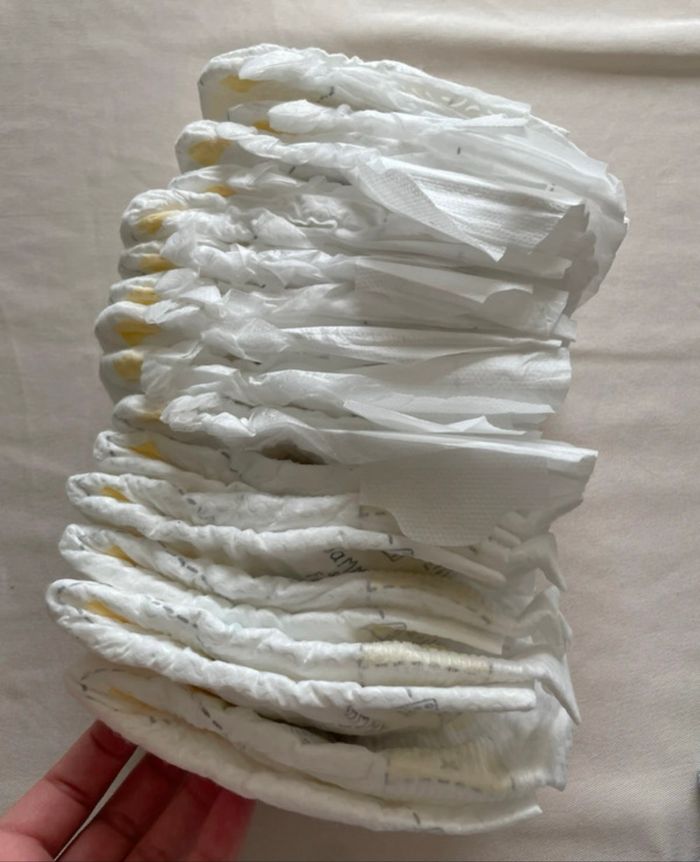 Lot de couches Pampers taille 0 - photo numéro 2