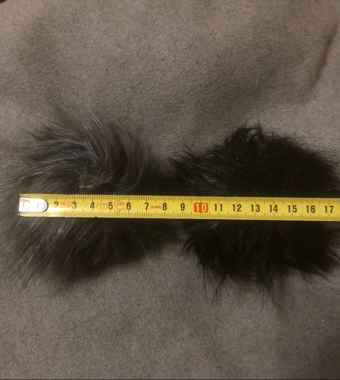 Gros pompons gris et noir - photo numéro 3