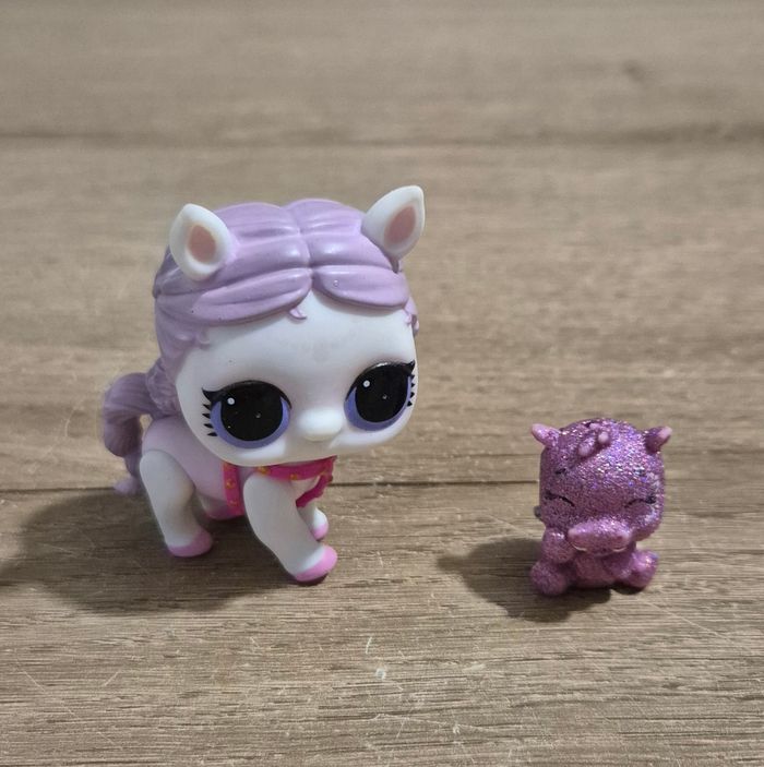 Lot figurines et accessoires - photo numéro 2