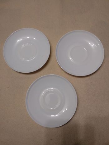 3 sous tasses blanches Arcopal