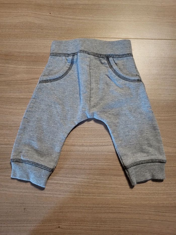 Pantalon taille 3 mois (56-62 cm)