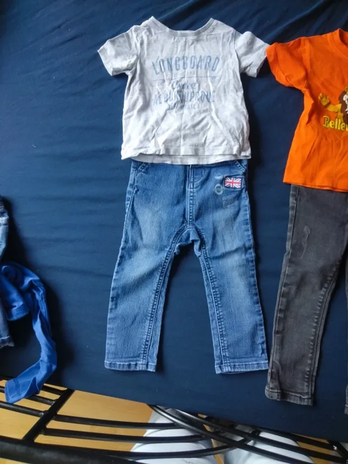 Lot de 2 jeans +2 t shirts - photo numéro 2