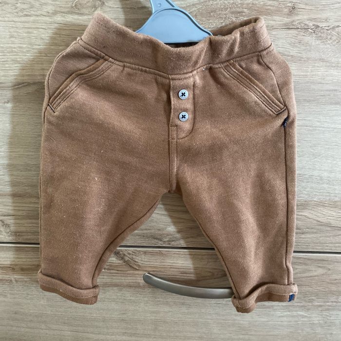 Pantalon souple. Neuf. 9 mois