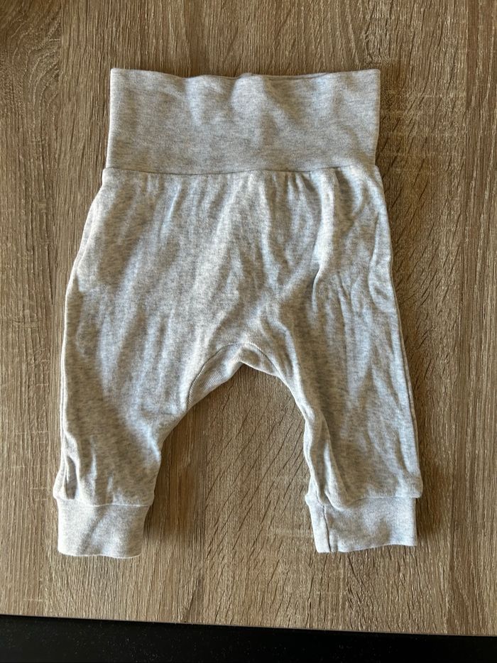 Lot 5 pantalons coton 1-2 mois H&M - photo numéro 3