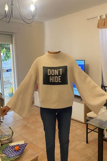 Pull épais d’hiver , manches larges , tres bon état , taille 40