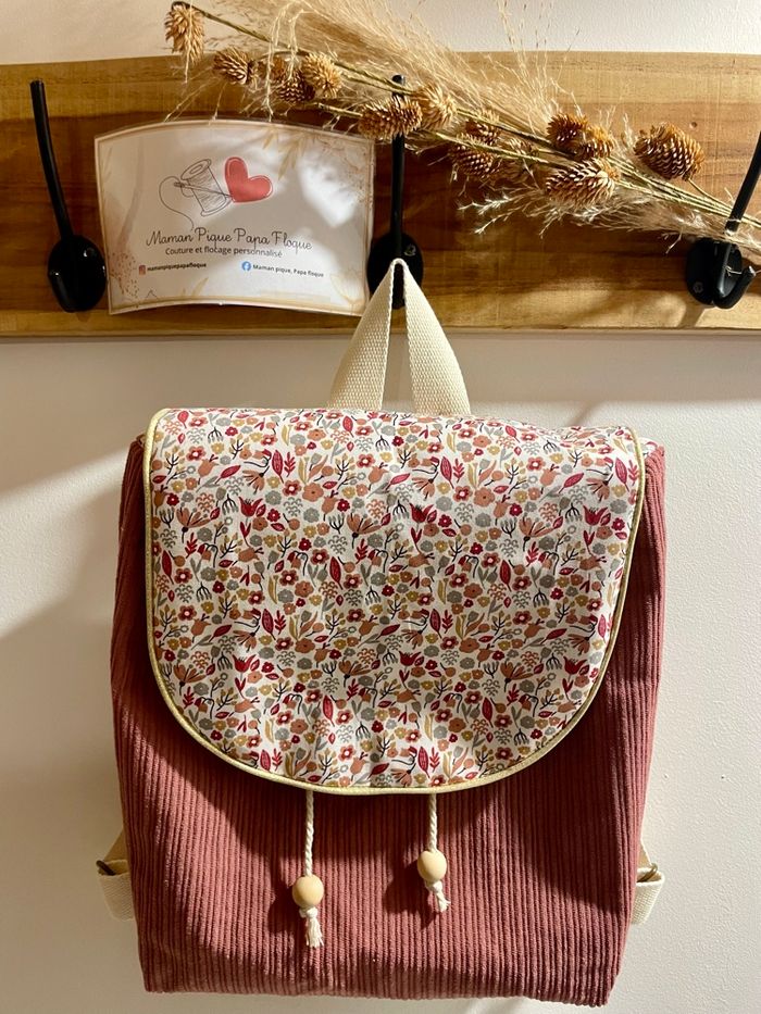 Banane femme fait main • velours bordeaux & tissu fleuri • format pratique - photo numéro 5