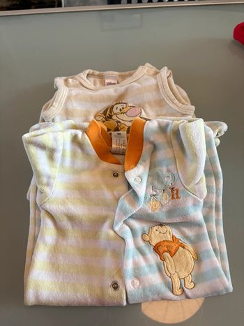 Deux pyjamas Disney Winnie