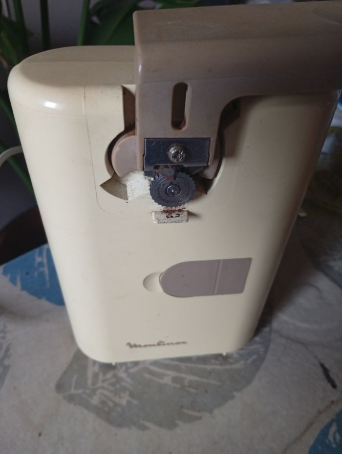 Ouvre boîte électrique