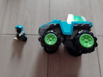 Rex et son véhicule