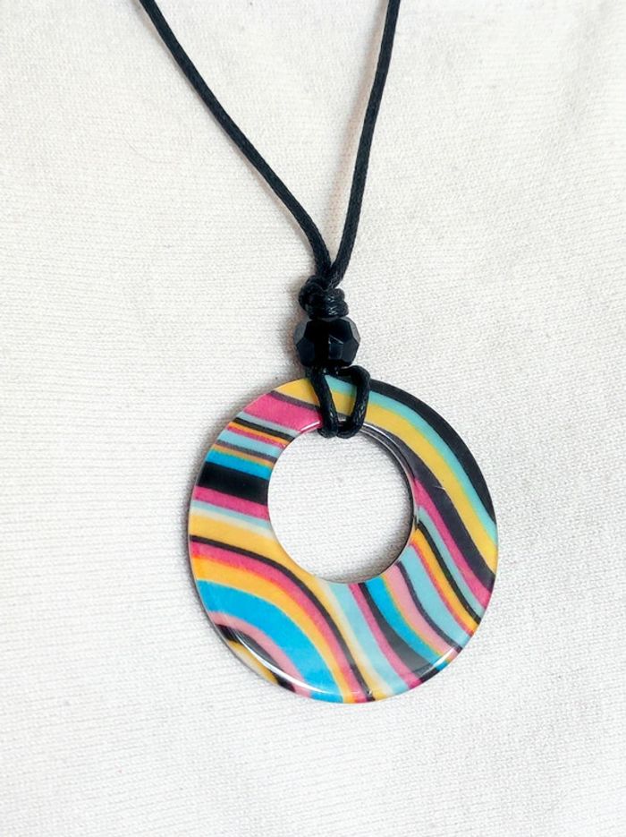 Collier pendentif rond multicolore acrylique y2k - 55 + 5cm - photo numéro 2