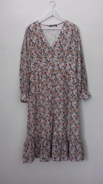 Robe mi-longue fleurie - Kiabi - T. 42 - Neuve