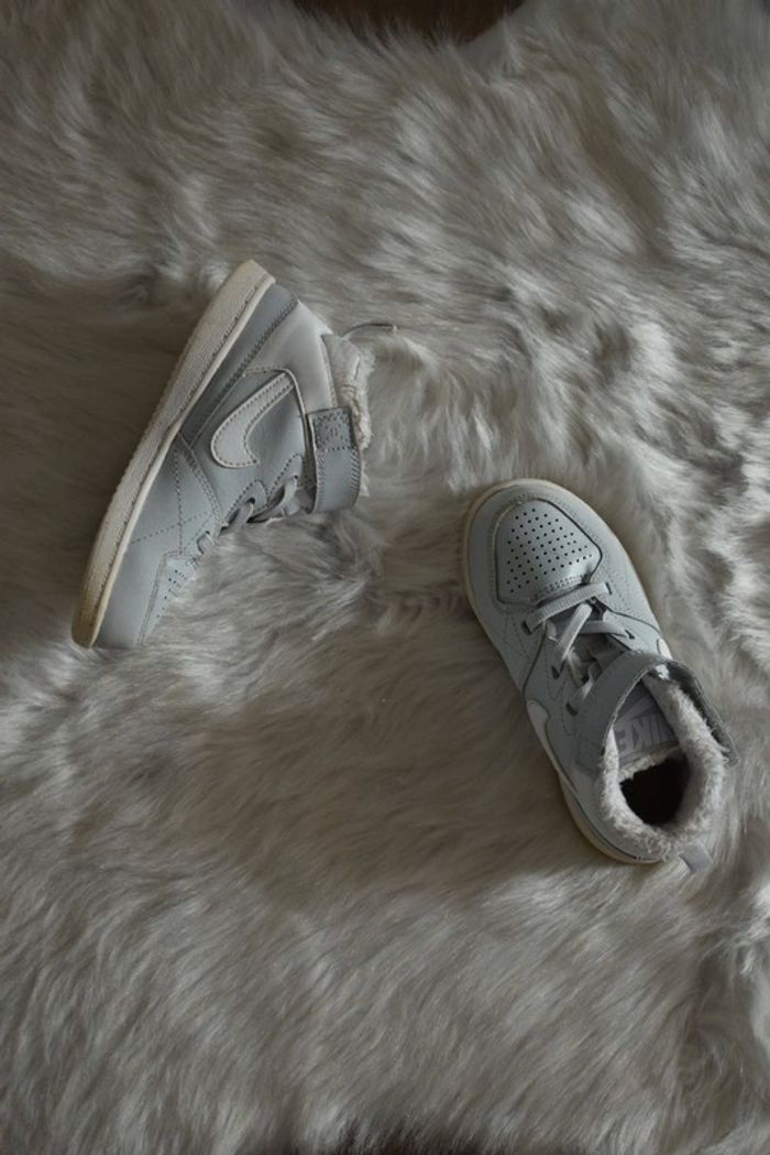 Nike basket mixte montante pointure 26 (DX) - photo numéro 3