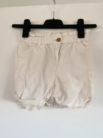 Short fille .