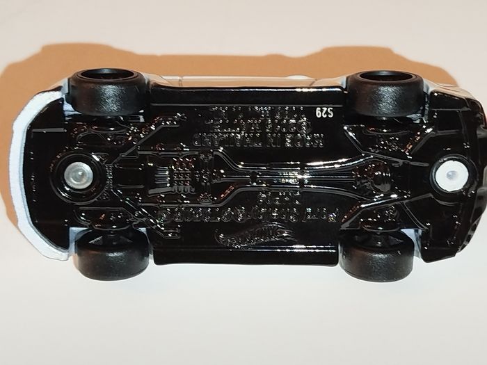 Hot Wheels Ford Shelby GT350R
Jay Leno's Garage Collector Set 2023 - photo numéro 8