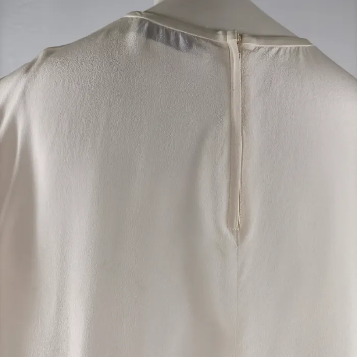 Blouse ivoire Valentino Miss V en soie, manches courtes fluides, élégante taille 42 A1201 - photo numéro 7