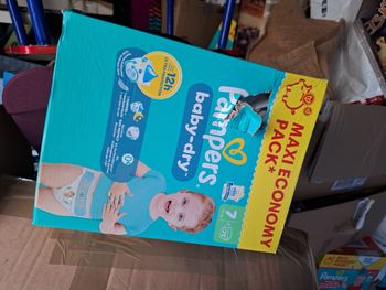 Carton pampers t7