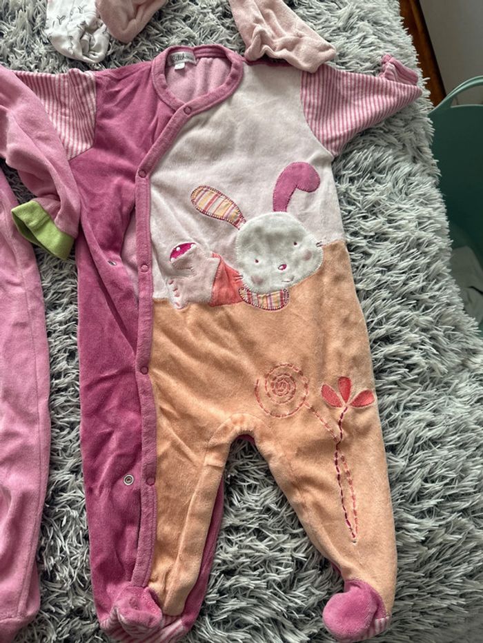 9 Pyjamas. - photo numéro 2