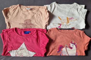 Lot de 4 tshirst manches longues 116cm 6 ans TBE