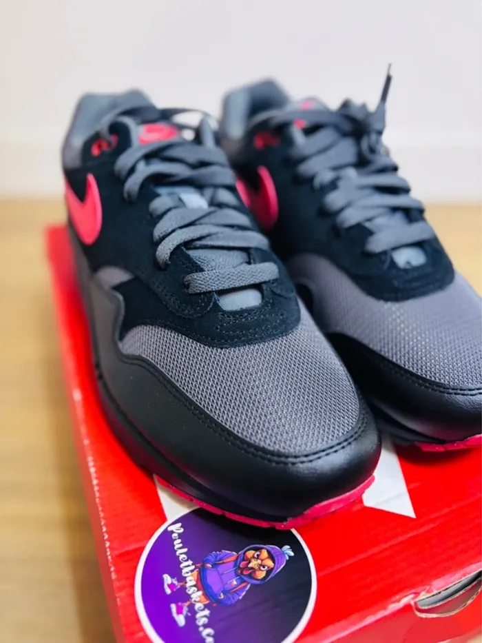 Nike Air Max 1 Essential Vamps Black And Red Taille 44 - photo numéro 3