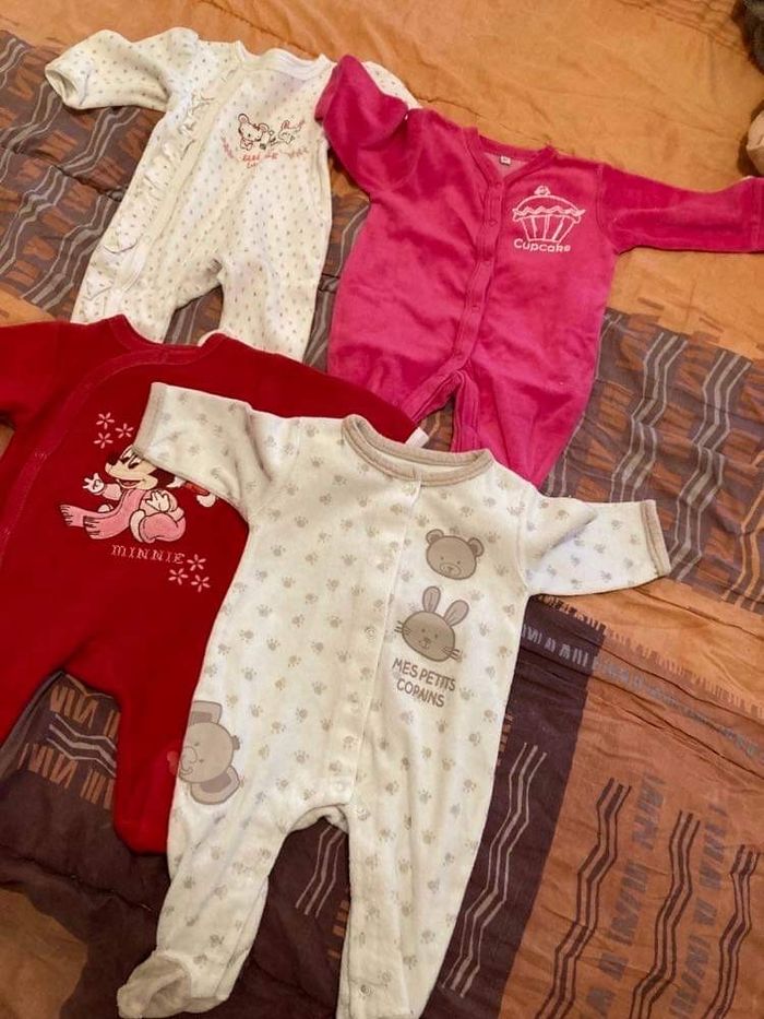 Lot vêtement bébé 1mois - photo numéro 3