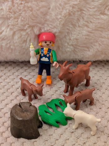 Playmobil Special Plus 4785 - Fillette avec ses Chèvres