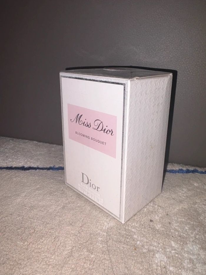 Neuf avec étiquette·Dior - photo numéro 5