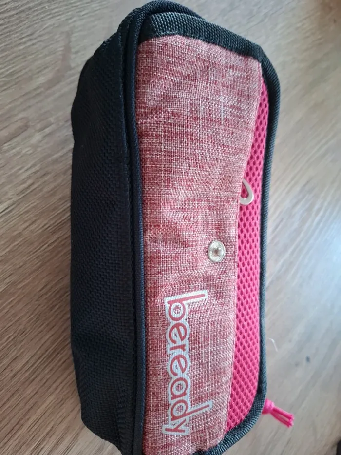 Trousse scolaire neuve - photo numéro 4