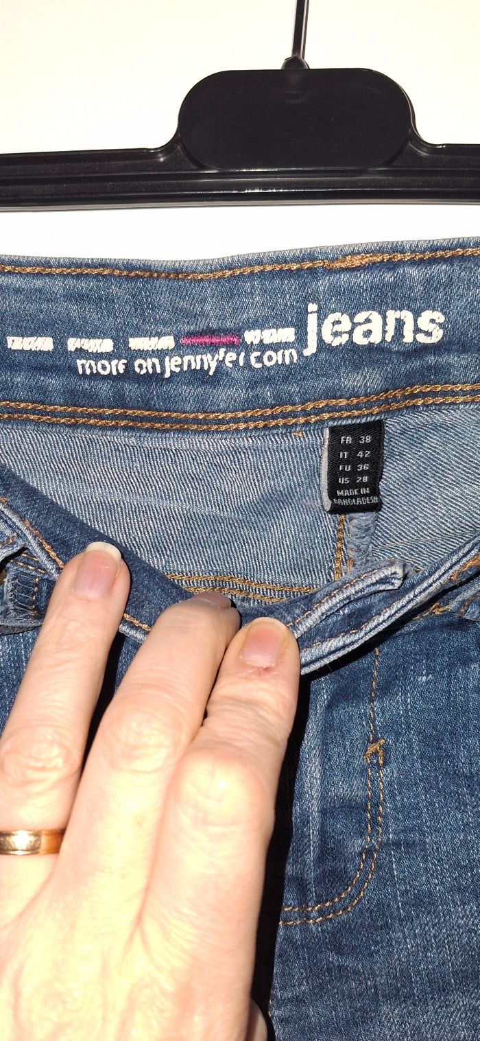 Jean Slim Jennyfer taille 38
- photo numéro 3