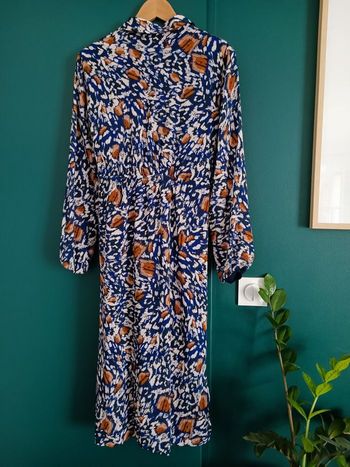 Robe longue boutonnée devant et ceinture style cache coeur promod