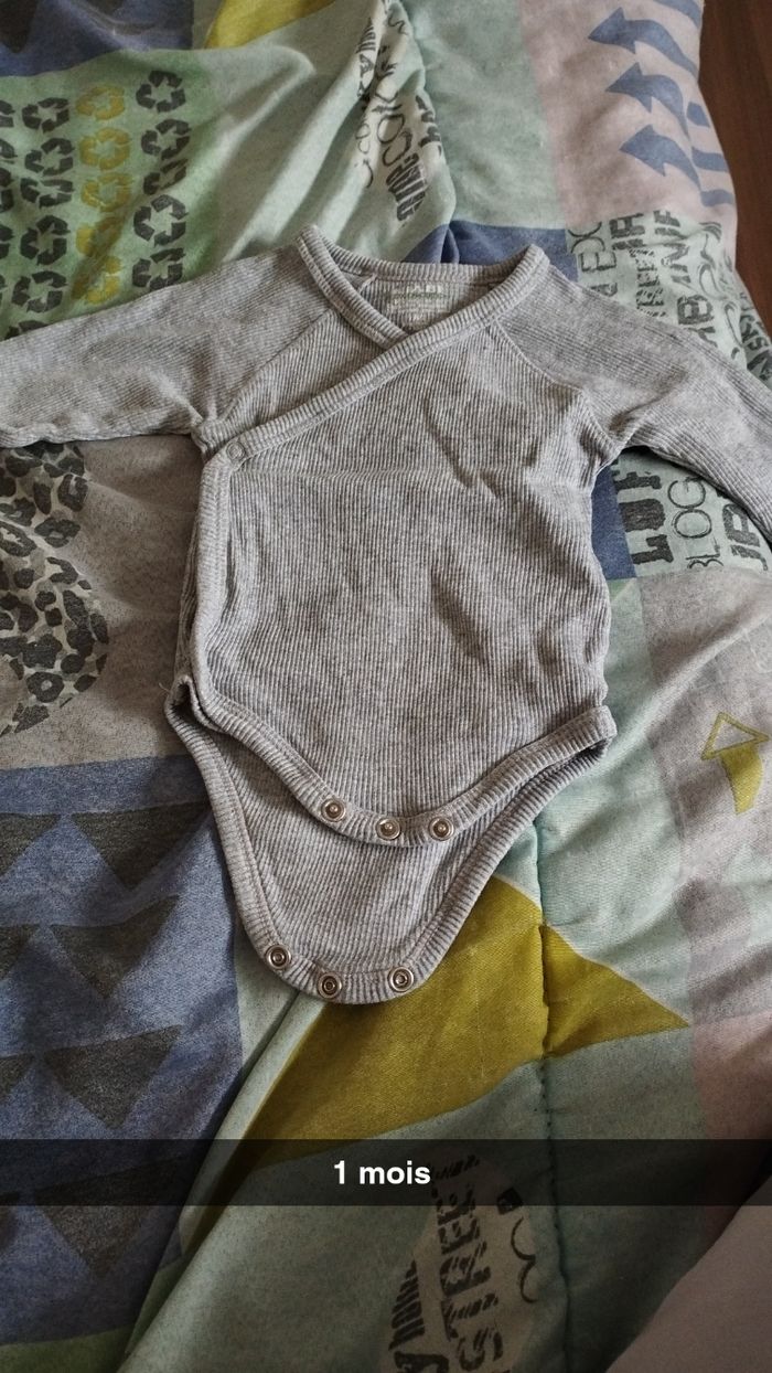 Lot vêtements pratiquement jamais porté - photo numéro 7