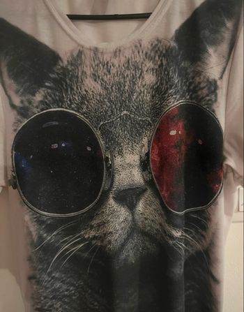 T-shirt oversize chat avec lunettes