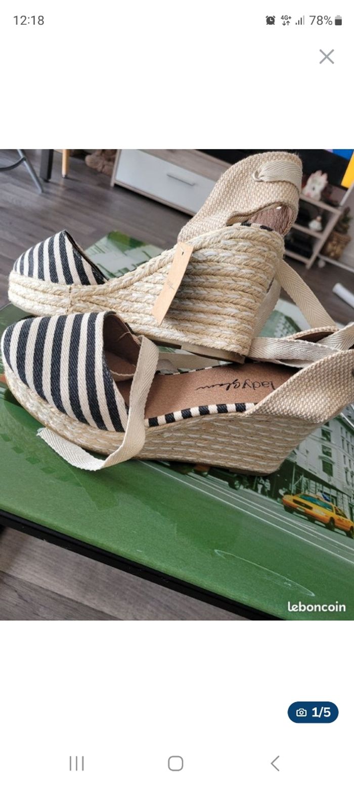 Paire d'espadrille compensé-Pointure 38