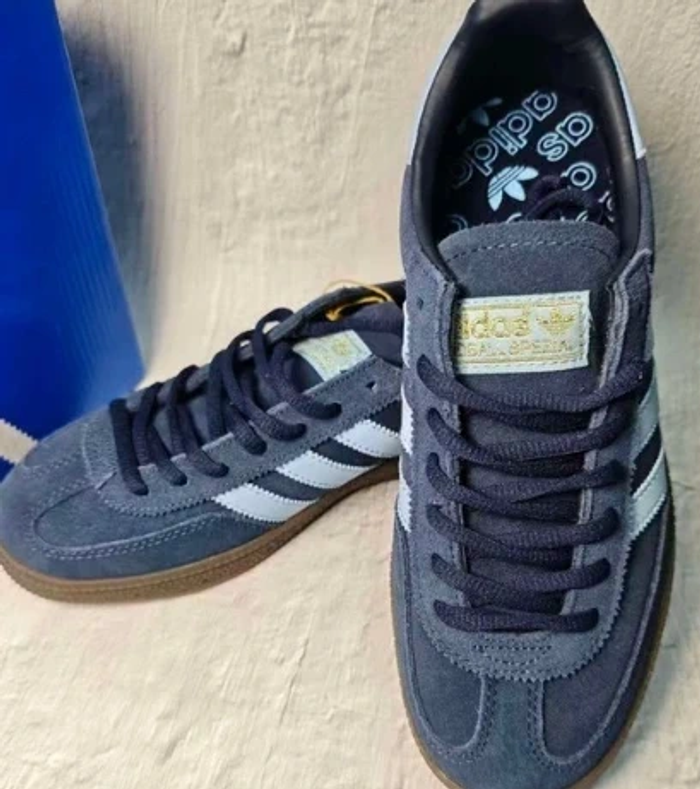 Baskets Adidas handball spezial  taille 39 - photo numéro 2