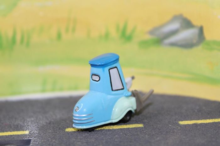 Disney Pixar cars Guido - photo numéro 5