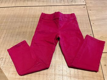 Un treggings rouge Okaïdi 6 ans