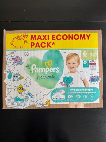 64 couches Pampers harmonie taille 6
