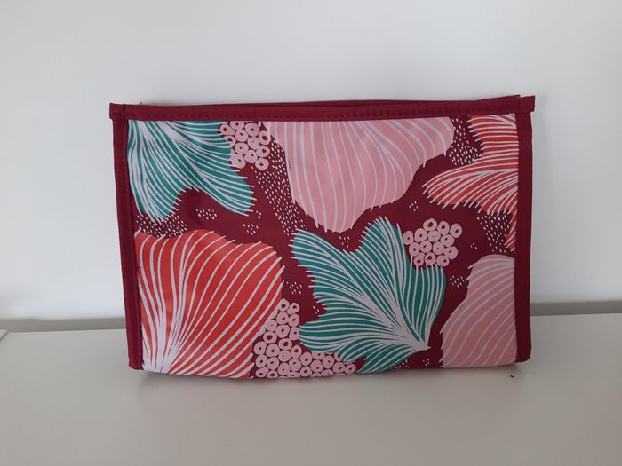 Trousse de toilette bordeaux motifs algues