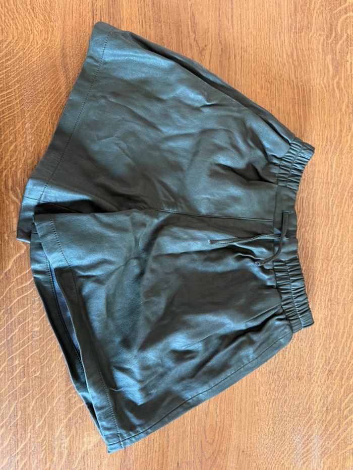 Short simili