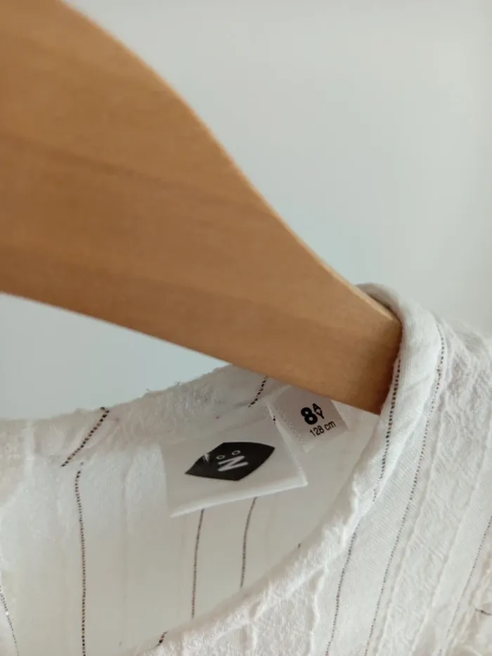 Blouse blanche & dorée 8 ans - photo numéro 2