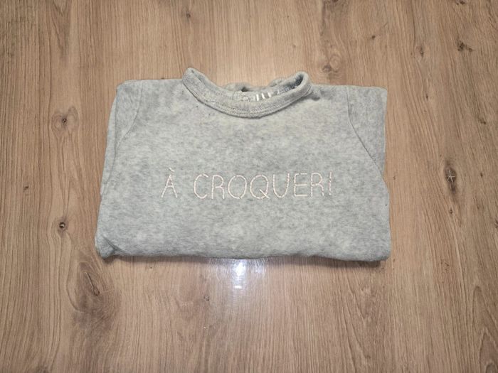 Joli pyjamas / grenouillère en velours fille 12 mois - photo numéro 2