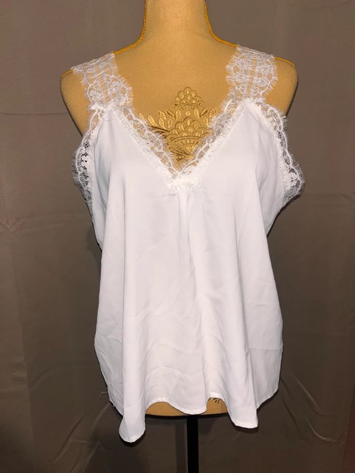 Debardeur blanc bretelles en dentelle neuf taille L - photo numéro 4